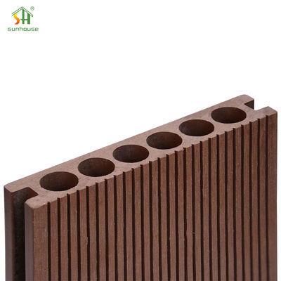 İyi bir fiyat. WPC Kompozit Güverte Zemini UV Dirençli Süslenme Kanıtı WPC Zemin Zemini çevrimiçi