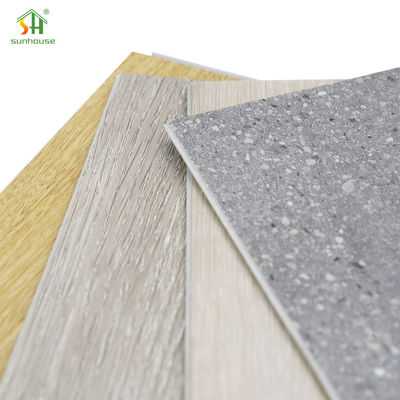 İyi bir fiyat. Lüks Vinyl SPC Klik Zemin / SPC Sert Çekirdek Ofis için Lüks Vinyl Zemin çevrimiçi