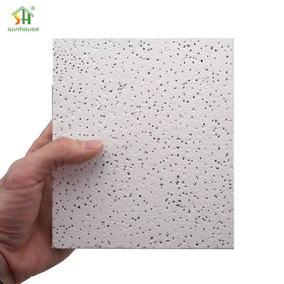 İyi bir fiyat. Ses kesici mineral lifi asılı tavan kiremitleri yangına dayanıklı çevrimiçi